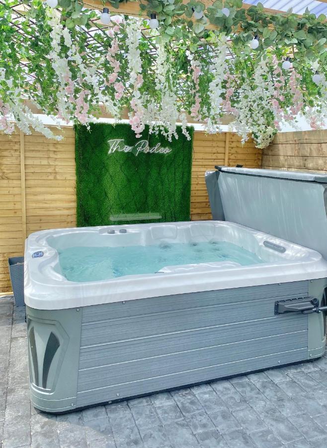 Chalet The Garden Pod With Private Hot Tub *